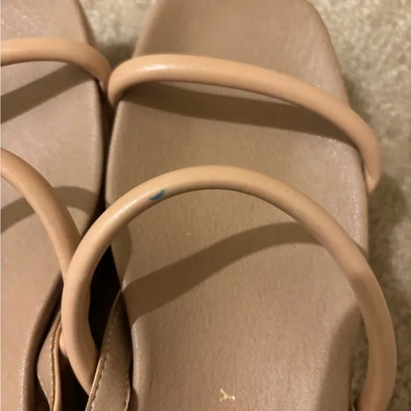 Chinese Laundry Tan Sandals with Minimalist Design Size 8 - Picture 3 of 7
